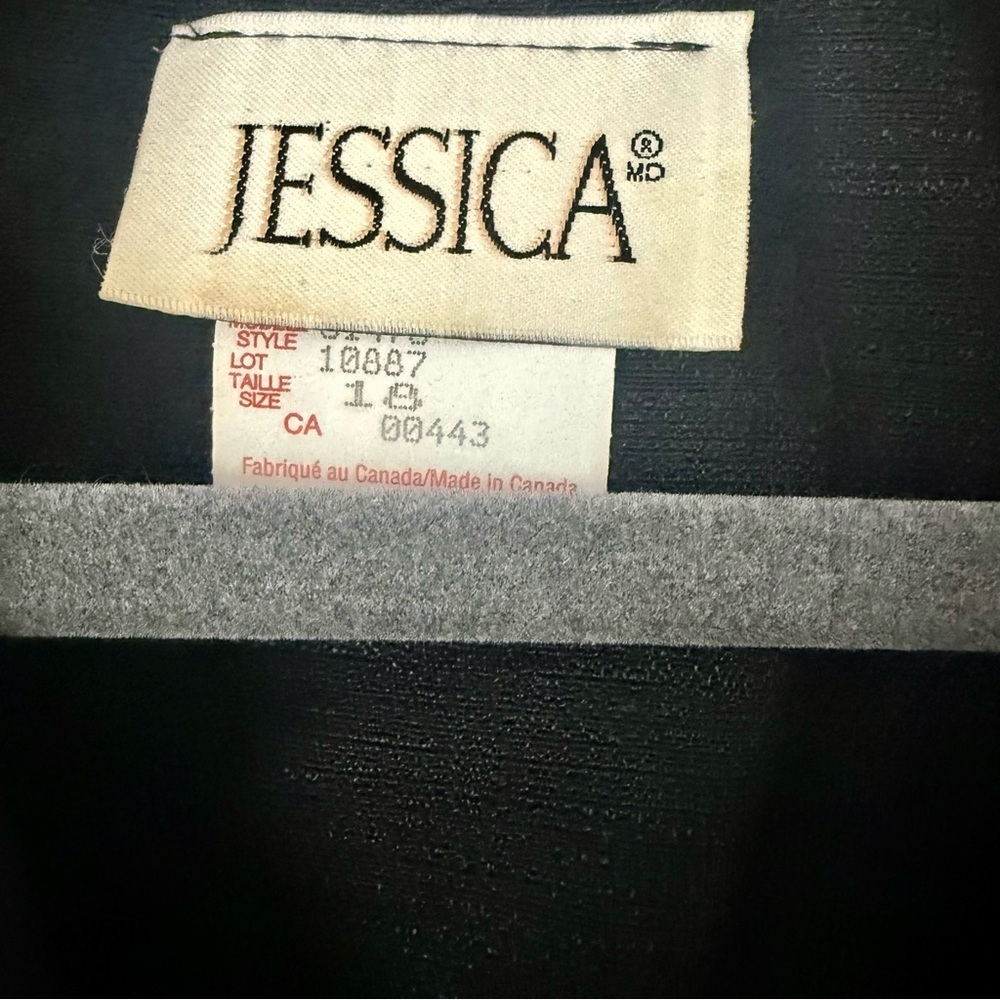 💥Vintage Jessica Black Blazer with Gold Accents PLUS SIZE - Picture 2 of 5